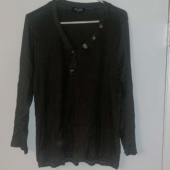 🤡Rouge thermal half button top🤡 - Picture 1 of 3